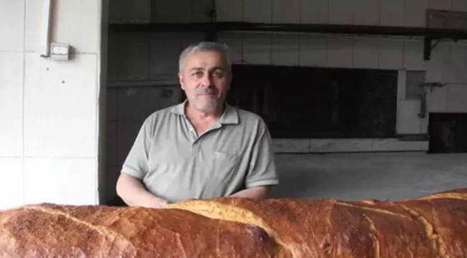 Sivas’ta bir fırıncı 8 saatte devasa ekmek üretti!