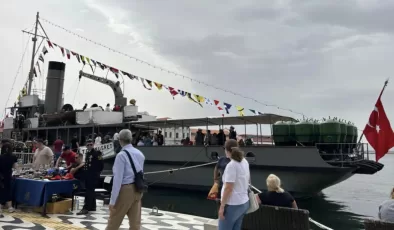 TCG Nusret Müze Gemisi, İzmir’de halkın ziyaretine açıldı