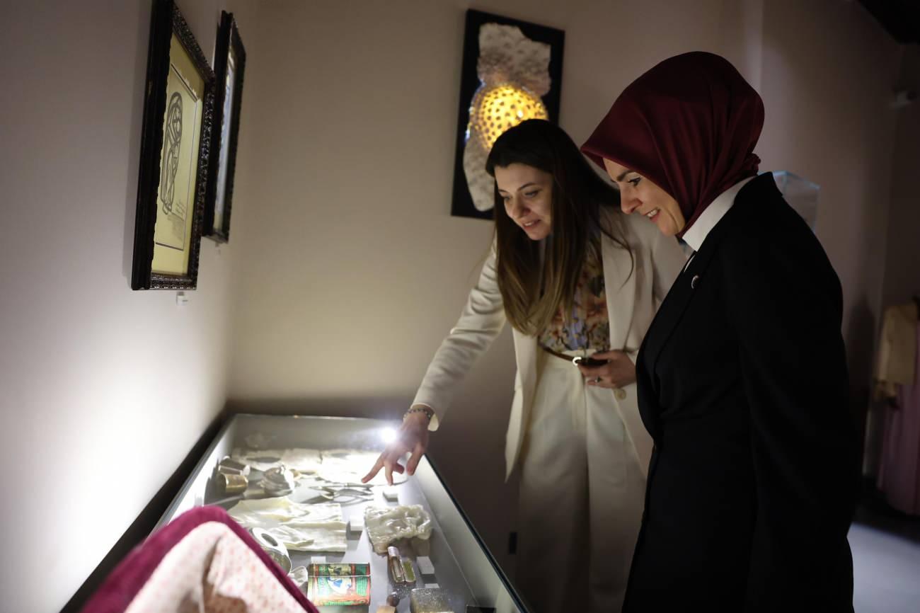 turkiyenin ilk anne muzesi ziyarete acildi bakan goktas muzeyi ziyaret etti 2 wAaVliBU