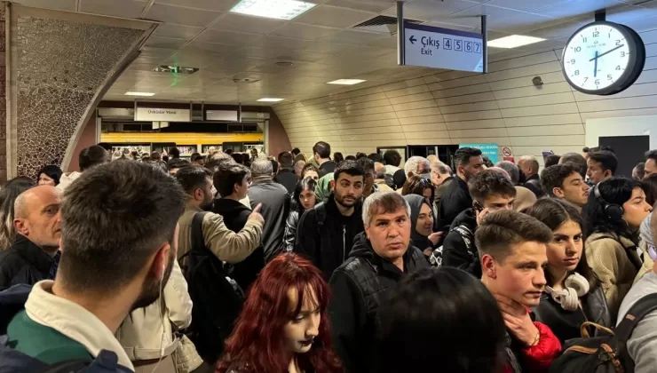 Üsküdar-Samandıra metro hattı 27 saattir arızalı
