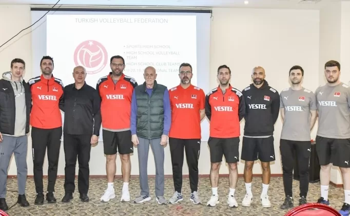 Voleybolda erkek ulusal gruplar teknik toplantısı yapıldı
