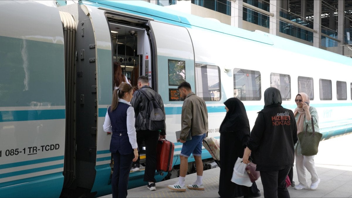abdulkadir uraloglu istanbul sivas hizli tren hattini bir ayda 55 bin yolcu kullandi 5