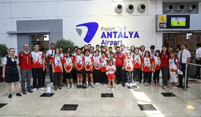 Antalya Büyükşehir izcileri havalimanını gezdi