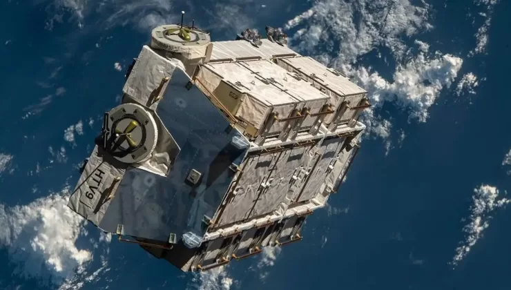Bir evin çatısına düşen uzay çöpü, NASA’nın başına bela oldu