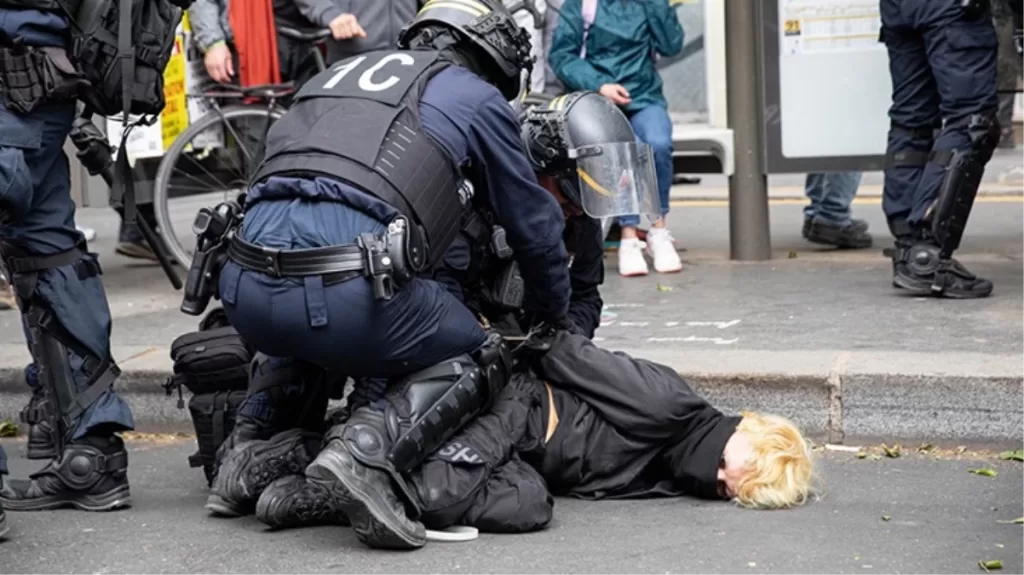 fransadaki 1 mayis kutlamalarinda polisten eylemcilere sert mudahale 42E2WUXA