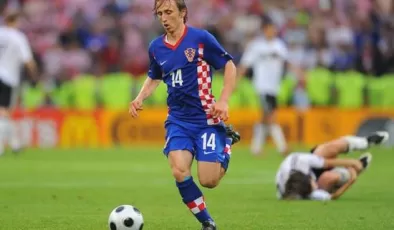 Her ülkenin EURO’da forma giyen en genç oyuncusu ve golcüsü