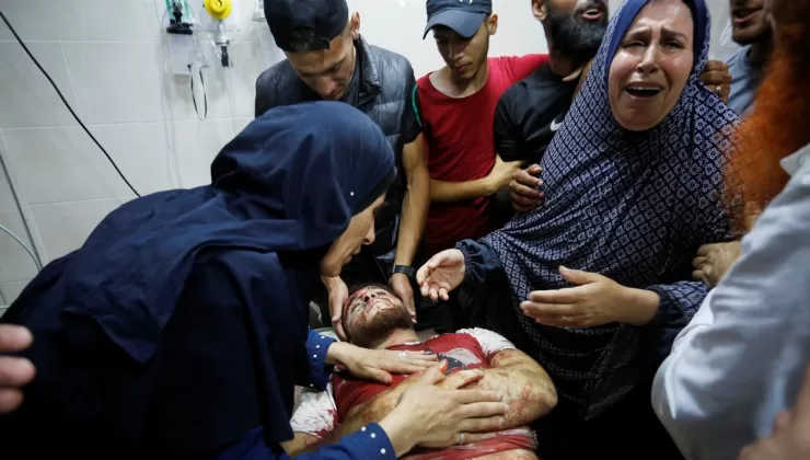 İsrail ordusu bombaladığı Avde Hastanesi’ndeki hastaları zorla tahliye ediyor