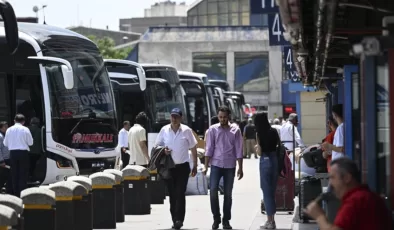 İstanbul’da bayram hareketliliği: Otobüs biletleri bitti ek seferler başlıyor