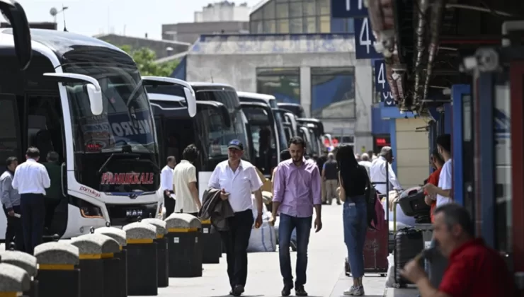 İstanbul’da bayram hareketliliği: Otobüs biletleri bitti ek seferler başlıyor