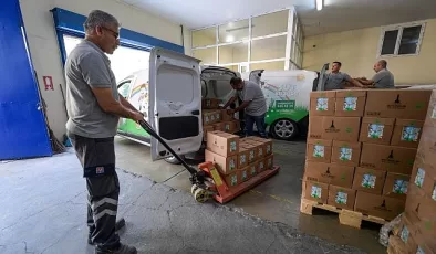 İzmir Büyükşehir Belediyesi süt dağıtımına başladı