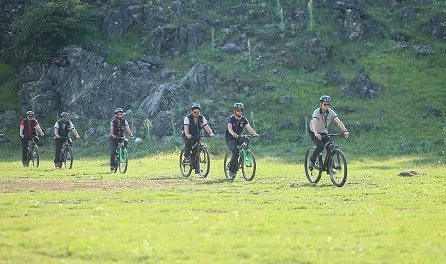 Kağıtsporlu izciler Samanlı Dağlarını bisikletle keşfe çıktı