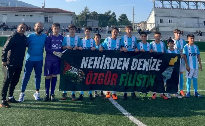 Karabük’teki 13 yaş altı futbol kadrolarından Filistin’e dayanak