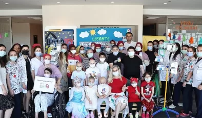 LÖSEV’e kayıtlı lösemi ve çocukluk çağı kanseriyle mücadele eden minikler Türkiye genelinde yapılan bayramlaşma etkinlikleri ile Kurban Bayramını kutladı