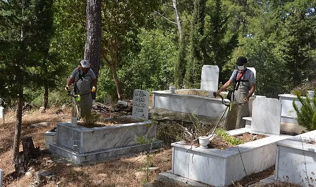 Mezarlıklar bayram ziyaretine hazırlanıyor