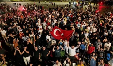 Milli Takım İzmirlileri sevince boğdu