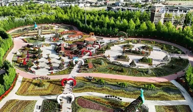Selçuklu Belediye Başkanı Ahmet Pekyatırmacı, tüm vatandaşları 27 tür 65 çeşitte 395 bin çiçeği bünyesinde barındıran Selçuklu Çiçek Bahçesi’ni görmeye davet etti