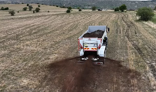 selcuklu belediyesi kamyon uzeri gubre dagitim makinesi ile ureticiye bir kolaylik daha saglayacak OfDfySSL jpg