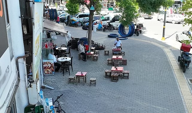 Sivas Belediyesi Zabıta Müdürlüğü ekipleri kentteki kaldırım işgalinin önüne geçmek adına denetimlerini sıklaştırdı