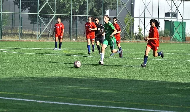 U13-U15 Kız Futbol Ligi’nde ilk düdük çaldı