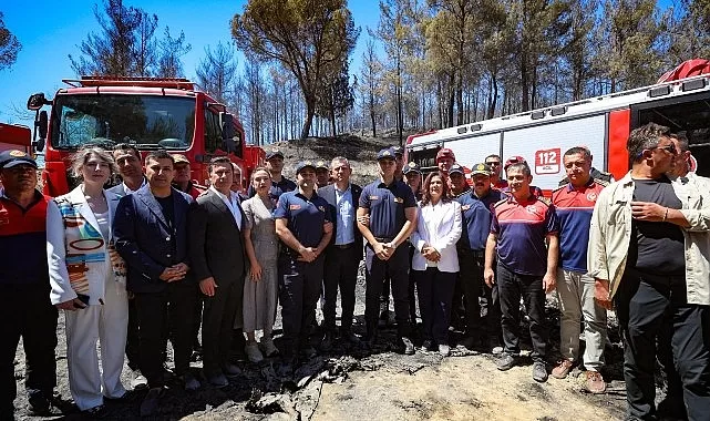CHP Genel Başkanı Özgür Özel Selçuk’ta yanan ormanlık alanı inceledi