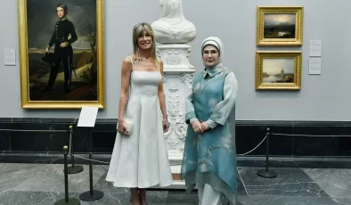 Emine Erdoğan, Madrid’deki Prado Müzesi’ni ziyaret etti