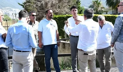 Narlıdere Belediye Başkanı Erman Uzun, İZSU Genel Müdürü Gürkan Erdoğan ve ekibi ile birlikte ilçe genelinde saha ziyaretleri gerçekleştirdi