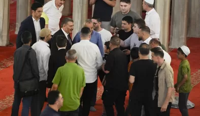 Sağlık Bakanı Koca, bayram namazını Süleymaniye Camisi’nde kıldı