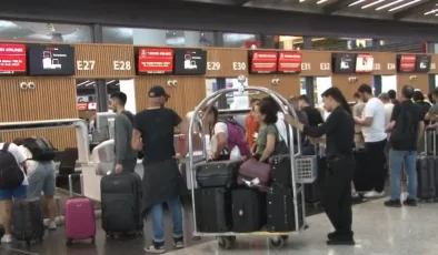 Tatilciler yollara döküldü! İstanbul’daki havalimanlarında yoğunluk