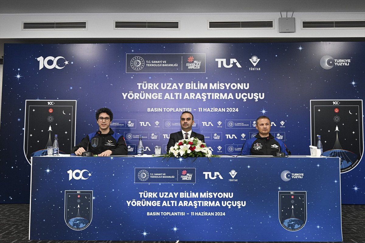 turkiyenin ikinci astronotu tuva cihangir atasever yurda dondu 1