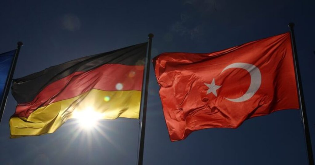 afd039li siyasetciden cumhuriyet bayrami kutlamasi dis haberler