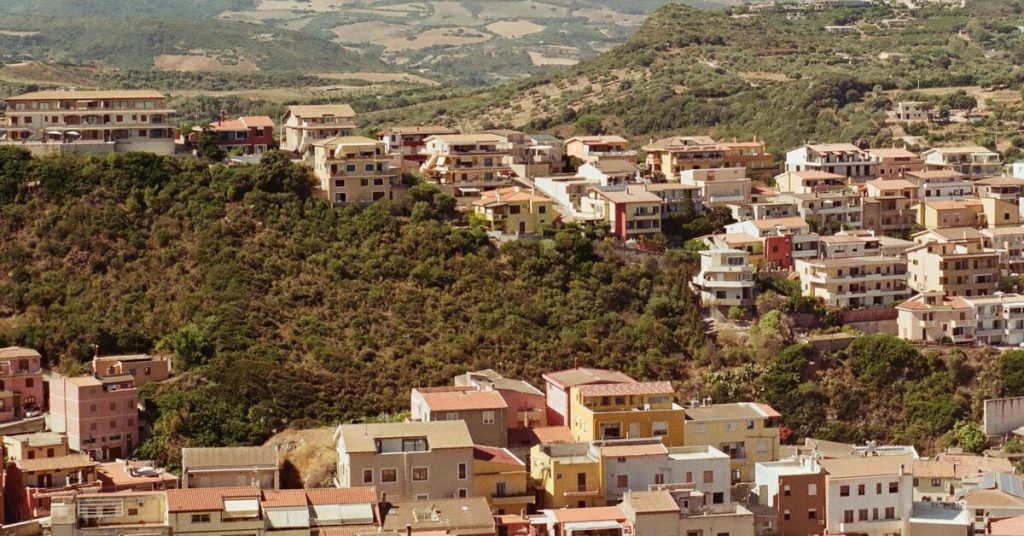 italya039daki koy nufus krizini firsata cevirdi trump039in zaferine uzulene 1 euro039ya ev dis haberler