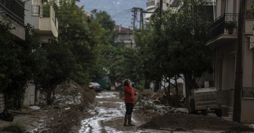 yunanistan039da siddetli yagislar toprak kaymasina yol acti dis haberler