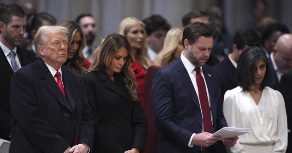 abd baskani donald trump dua toreninde piskoposun gocmenlere merhamet gostermesini dilemesinden rahatsiz oldu dis haberler