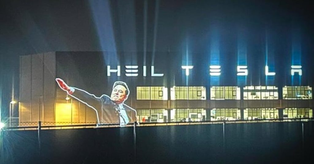 elon musk039in tartismali 039nazi039 selamlamasi tesla fabrikasina yansitildi dis haberler